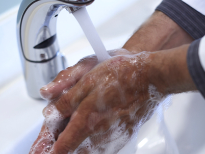 Washing hands (photo)