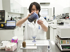 Woman in lab (photo)